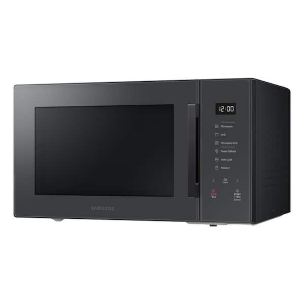  COMMERCIAL CHEF 0.7 Cubic Foot Microwave with 10 Power Levels,  Small Microwave with Pull Handle, 700W Countertop Microwave Up to 99 Minute  Timer and Digital Display, Black : Everything Else