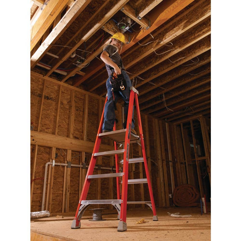 4 ft Orange Fiberglass Pinnacle Platform Ladder with 300 lbs Capacity