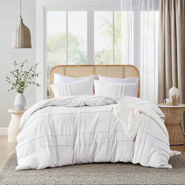 510 Design Porter 3-Piece White Queen Soft Microfiber Washed Pleated Duvet Cover Set