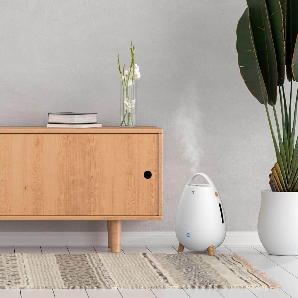 White Ultrasonic Humidifier with Wood Grain Accents and Auto Shutoff