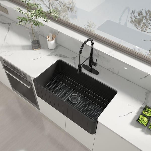 https://images.thdstatic.com/productImages/3fc6103d-4040-44b5-a083-a8a5d9a44534/svn/33-in-matte-black-kitchen-sink-matte-black-spring-pull-down-kitchen-faucet-casainc-farmhouse-kitchen-sinks-kcsl0025-fb33mb-64_600.jpg