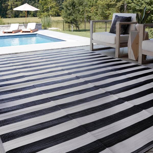 Luna 6 ft. x 9 ft. Black Stripes Indoor/Outdoor Area Rug