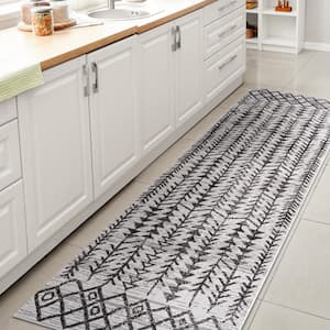 Tokay Ivory/Black 2 ft. x 8 ft. Bohemian Geometric Indoor/Outdoor Area Rug