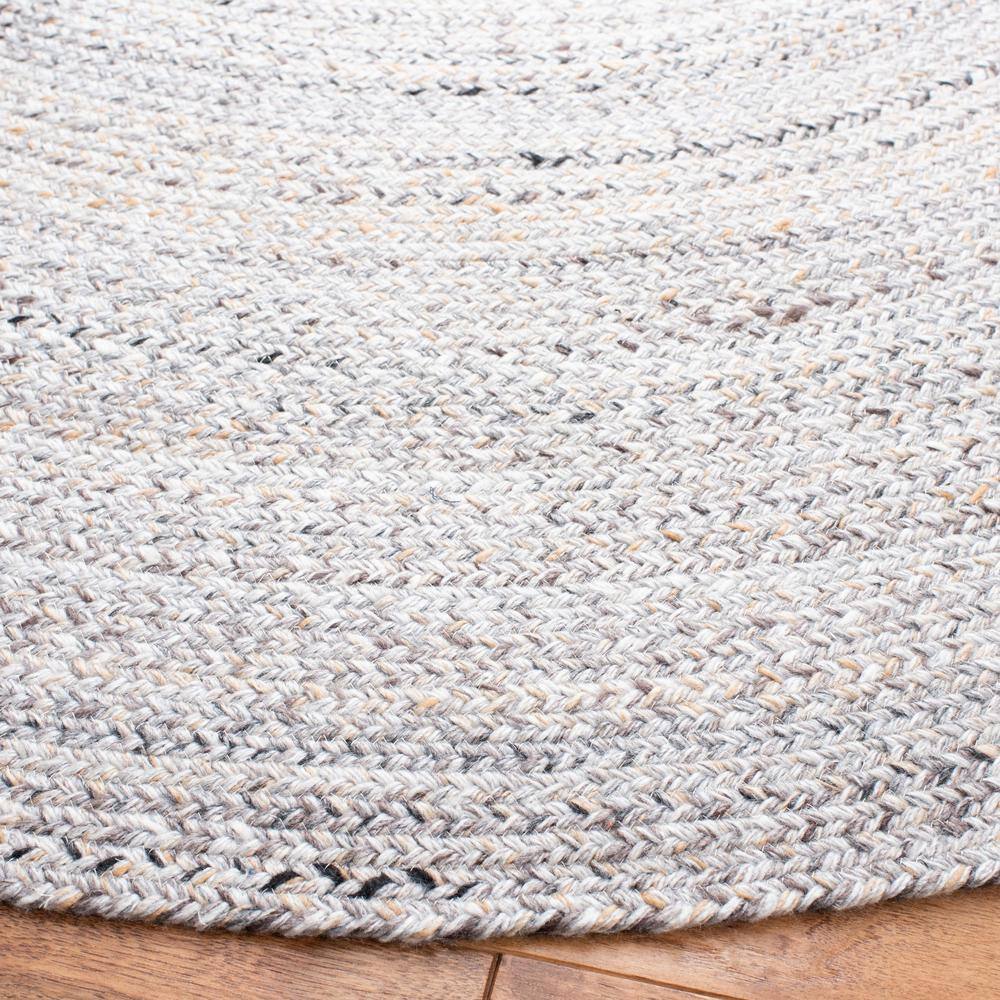 Gray Round Braided Handmade Synthetic Reversible Rug, 7 ft