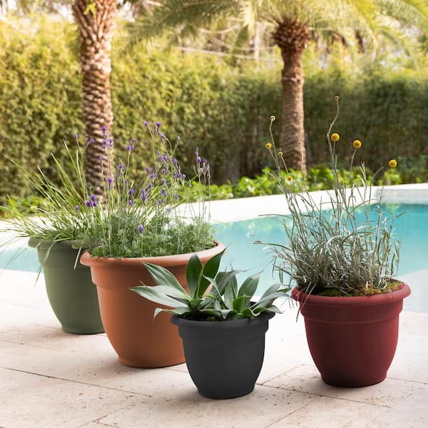 Ariana 17.75 in. Burnt Red Plastic Self-Watering Planter