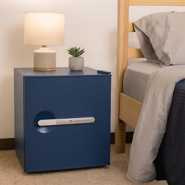Frigidaire 1.6 cu. ft. Retro Bar Mini Refrigerator in Blue with