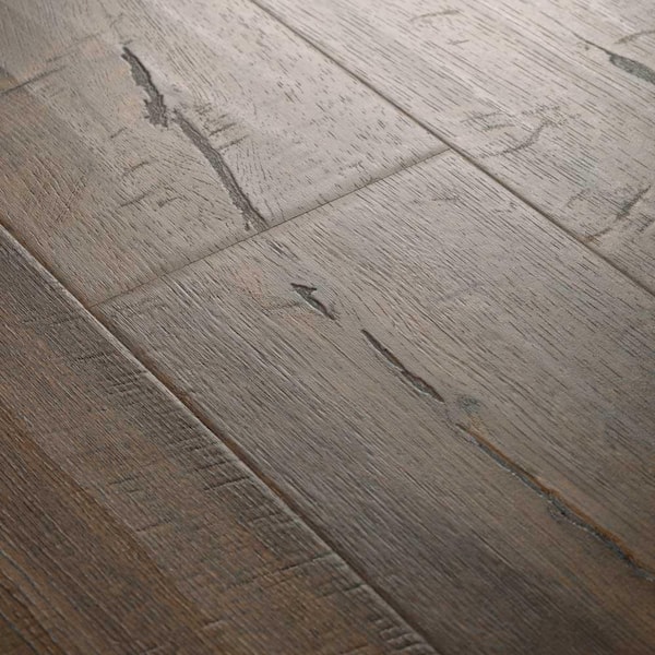Pergo - Outlast+ Java Scraped Oak 12 mm T x 6.1 in. W Waterproof Laminate Wood Flooring (16.12 sq. ft./case)