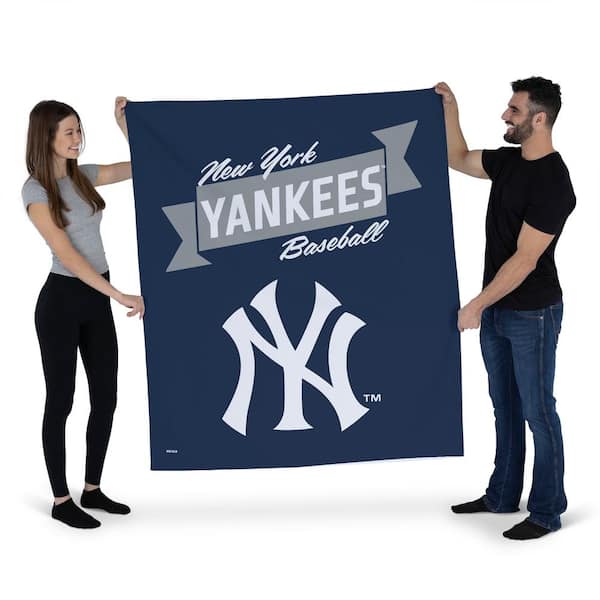 THE NORTHWEST GROUP MLB Premium Yankees Printed Multi-Colored Wall Hanging