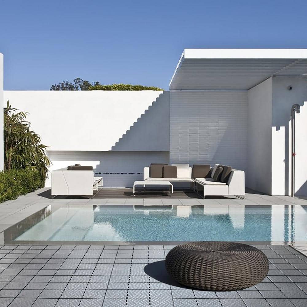 Gray Plastic Interlocking Square Outdoor Deck Tiles with Water Protection