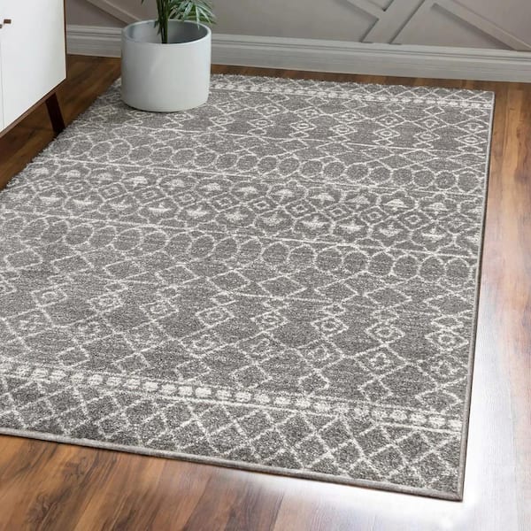 JONATHAN Y Izil Moroccan Beni Souk Gray/Cream 5 ft. x 8 ft. Area Rug