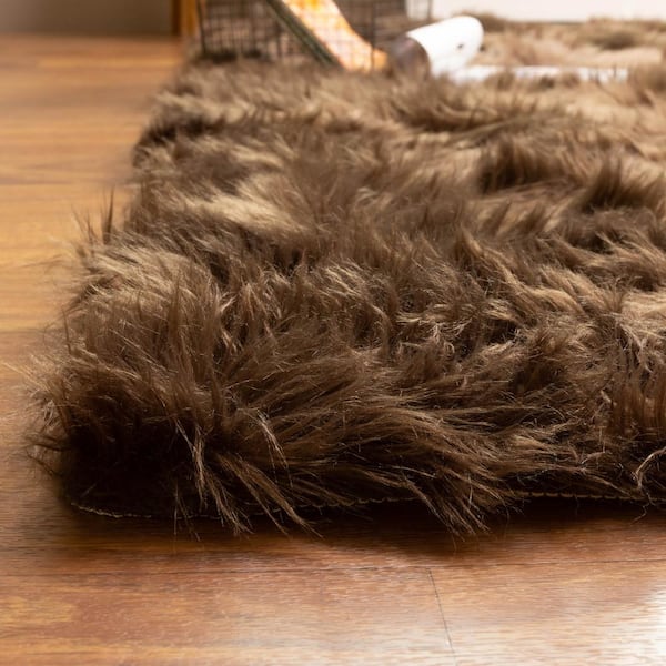 Plush & Soft Faux Fur Shag Area Rug - Dark Brown / Sheepskin 4' x 6