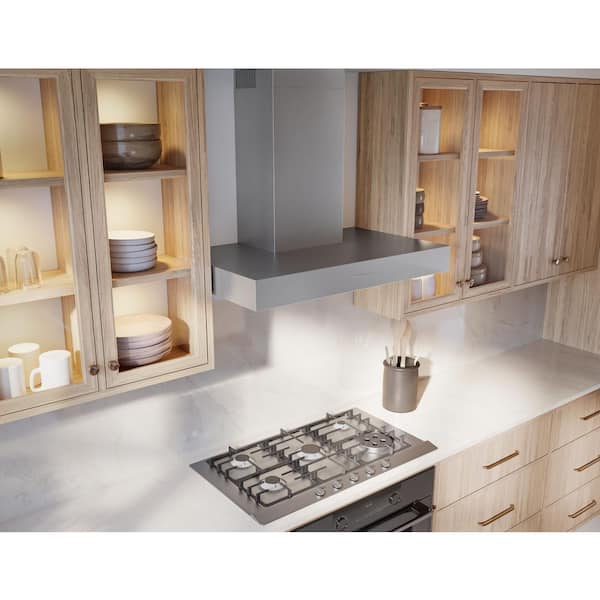 Zephyr Como 30 in. 600 CFM Wall Mount Range Hood with LED Lights