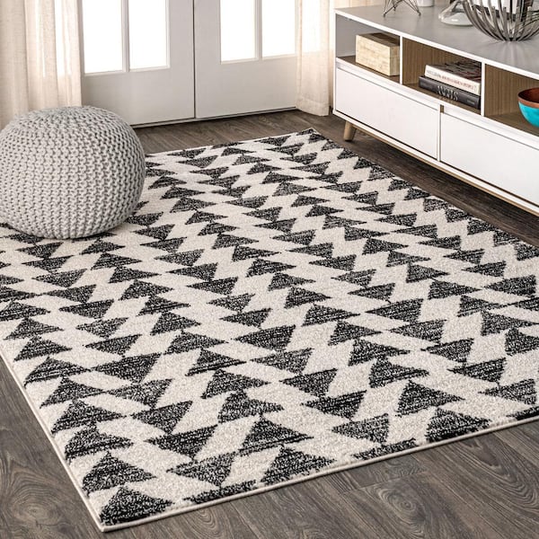 JONATHAN Y Aisha Moroccan Triangle Geometric Cream/Black 9 ft. x 12 ft. Area Rug