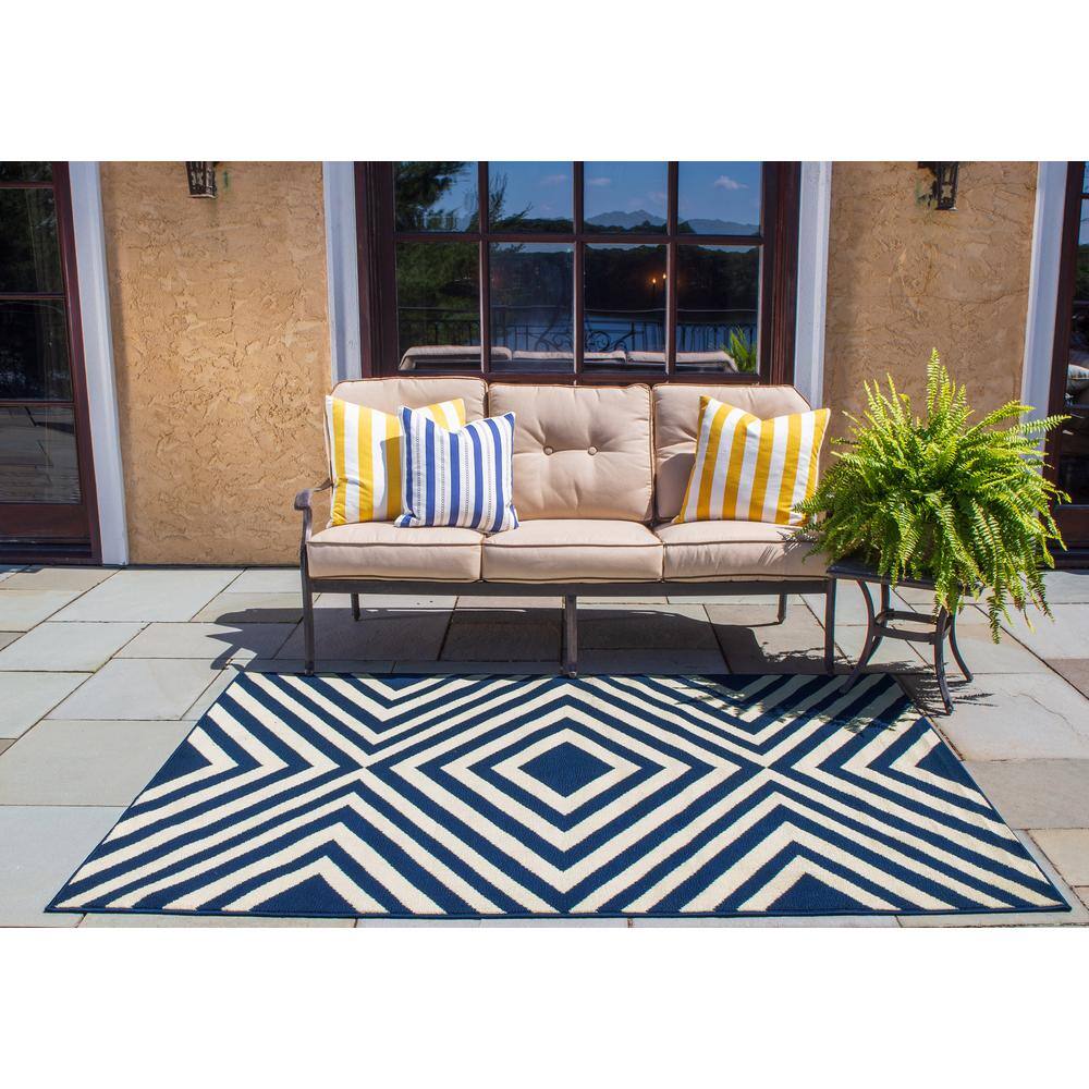 Monteverde Navy Geometric 27" Synthetic Easy-Care Area Rug