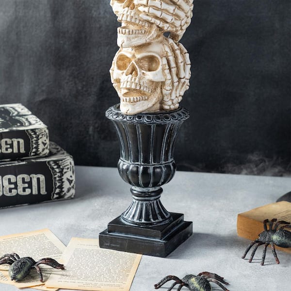 Glitzhome 18 H Halloween Resin Stacked Skull Table Decor 2039600009