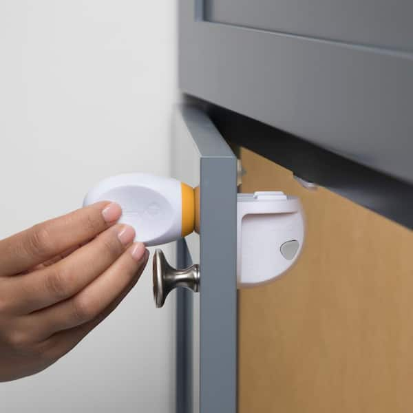 Safety 1st Adhesive Magnetic Lock System (5-Piece) HS293 - The