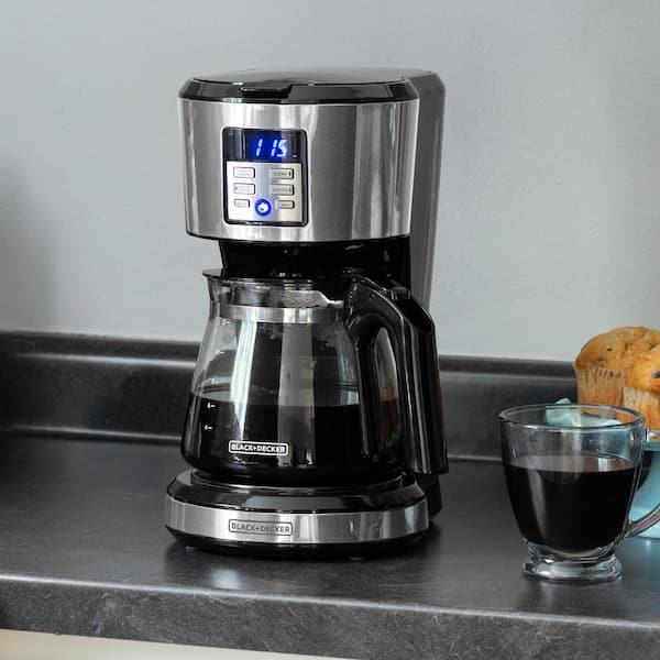 BLACK DECKER 12 Cup Silver Accents Programmable Coffeemaker with