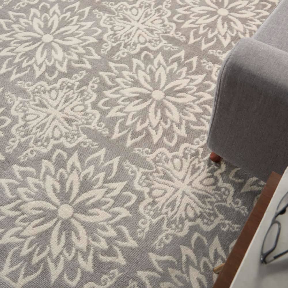Ivory and Grey Floral Synthetic 5' x 7' Area Rug
