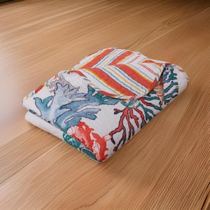 Multi-Colored Corals and Seashells Design Cotton Throw Blanket