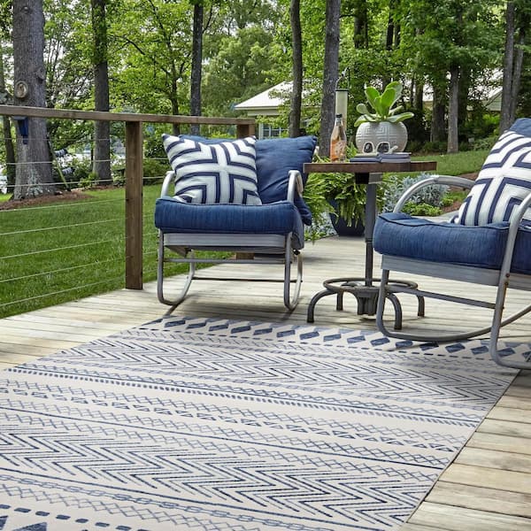 Linon Home Decor Marcy Ivory and Blue 5 ft. W x 7 ft. L Washable Polyester  Indoor/Outdoor Area Rug THDR04041 - The Home Depot