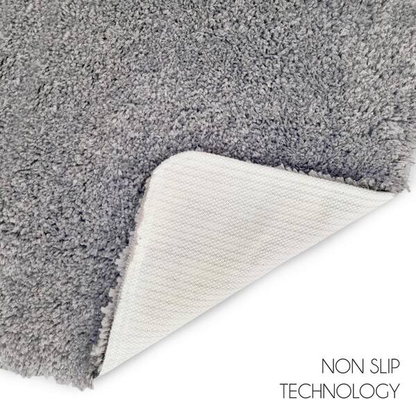 https://images.thdstatic.com/productImages/409c2d6c-87cb-412c-80d3-ce3c453c1cef/svn/gray-sussexhome-bathroom-rugs-bath-mats-cal-sld-gy-2x3-c3_600.jpg