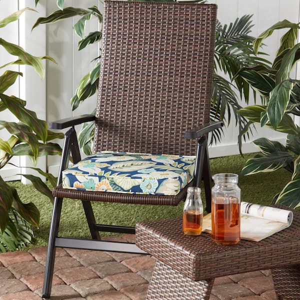 Greendale Home Fashions Wicker Outdoor PE Foldable Reclining Chair