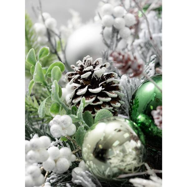 Sullivans 16-in Indoor/Outdoor Green Pine Artificial Christmas Wreath in  the Artificial Christmas Wreaths department at