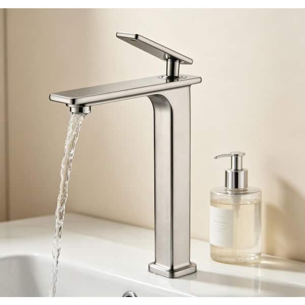 Modern Luxurious Single Handle Single Hole Bathroom Sink Faucet Bathroom Faucet in Brushed Nickel