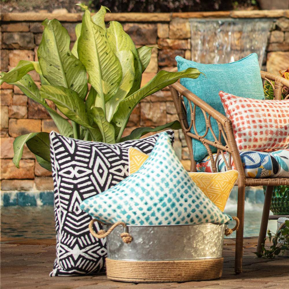 16.5" Multicolor Polyester Square Outdoor Throw Pillow Set