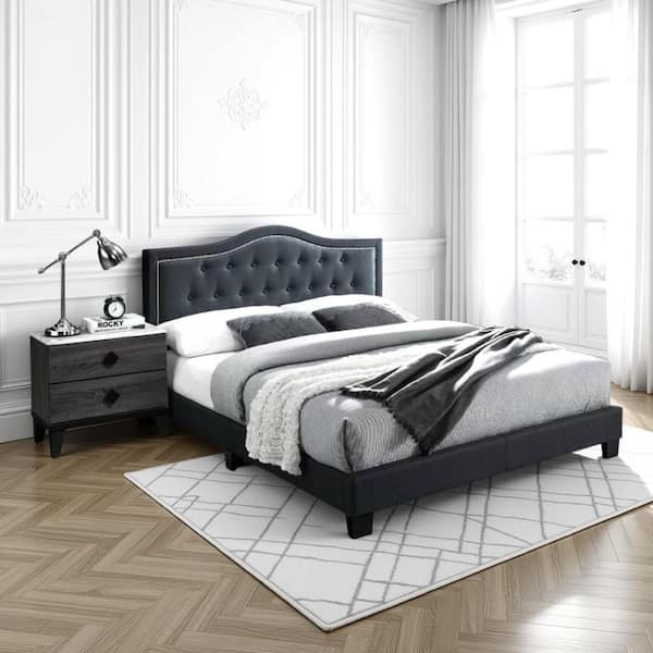 Gray Wood Frame Queen Size Panel Bed with Headboard