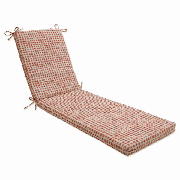 Pillow Perfect 23 x 30 Outdoor Chaise Lounge Cushion in Red/Ivory Alauda
