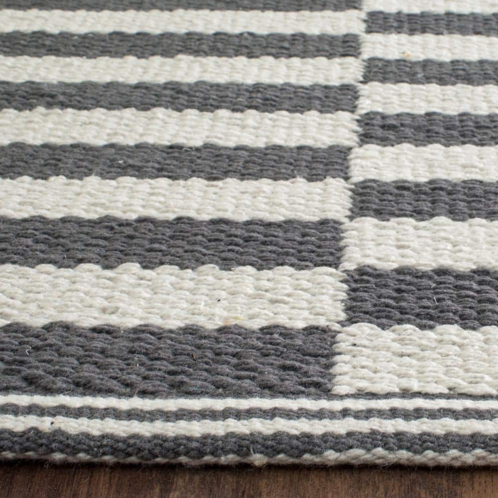 Coastal Comfort Ivory and Grey 8' x 10' Cotton Area Rug