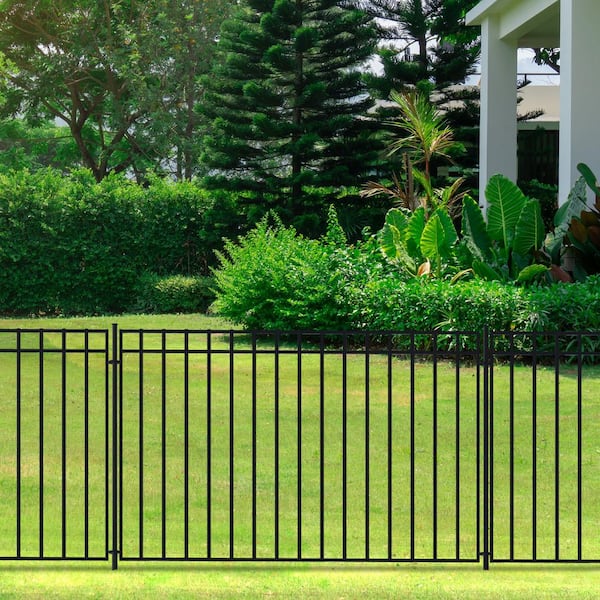 FORGERIGHT Heritage 60.6 in. H 3-Rail Steel Fence Post 860022