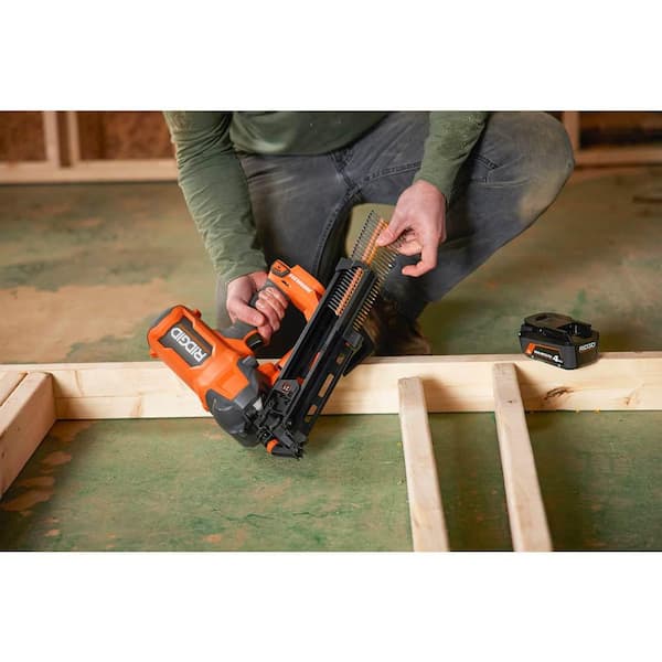 RIDGID 18V Brushless Cordless 21° 3-1/2 in. Framing Nailer Kit