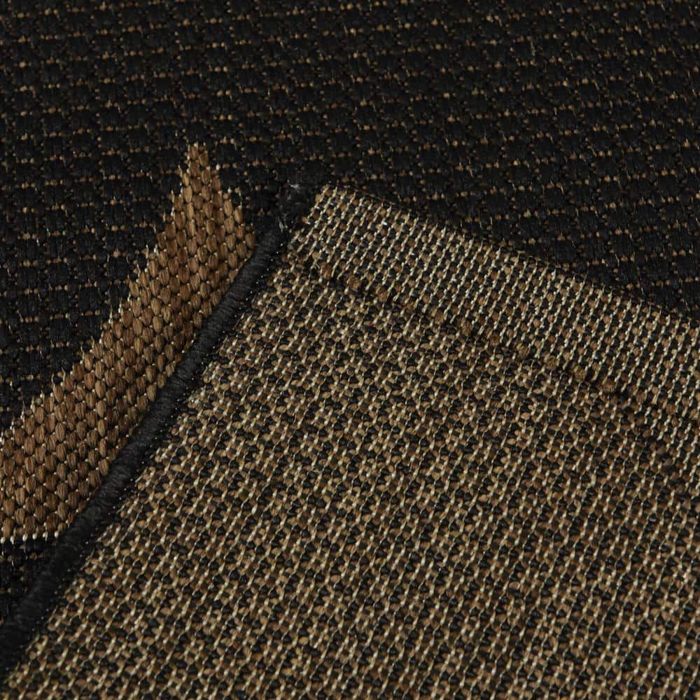 Nielsen Black and Tan Geometric Synthetic Indoor/Outdoor Rug 5' x 7'