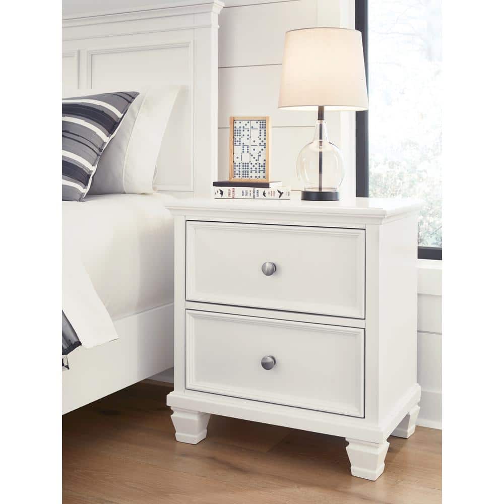 White Transitional 2-Drawer Nightstand with Metal Knobs