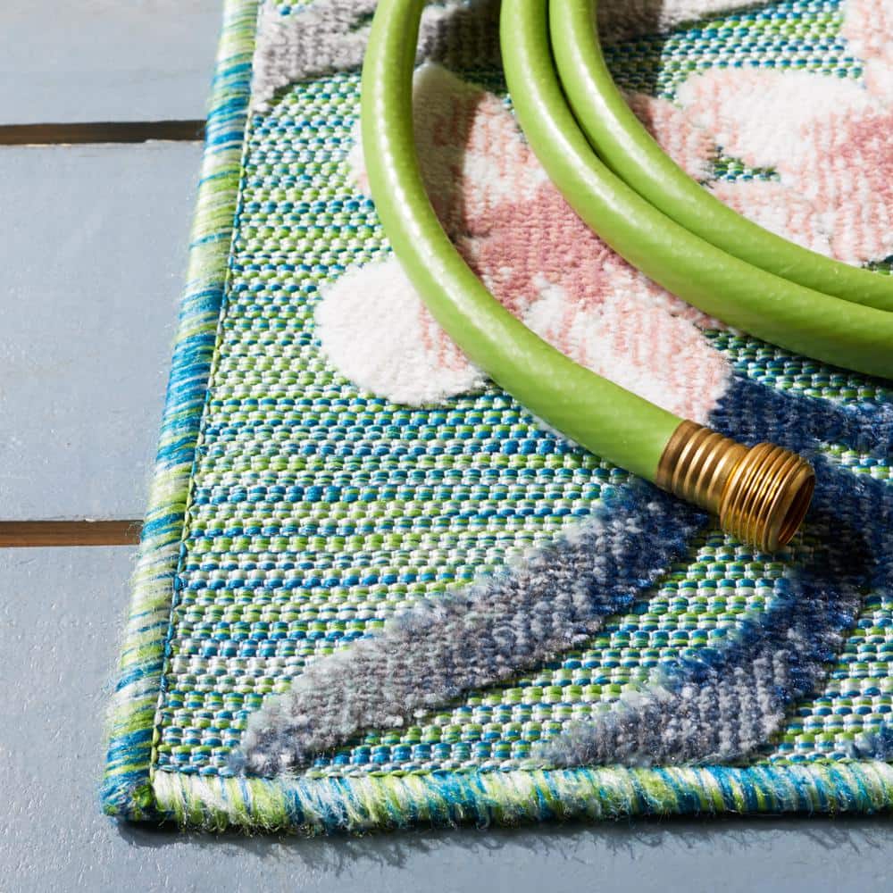 Floral Bliss Green/Navy Synthetic 4' x 6' Easy-Care Outdoor Rug