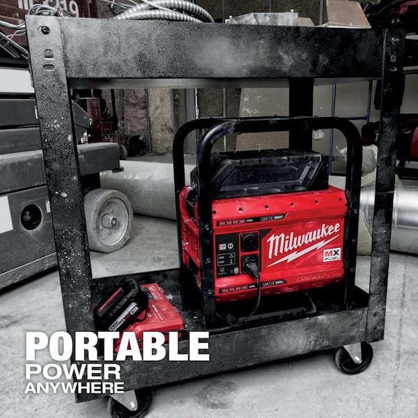パワーステーション Milwaukee MX FUEL 3600-Watt/1800-Watt Lithium-Ion Battery Powered