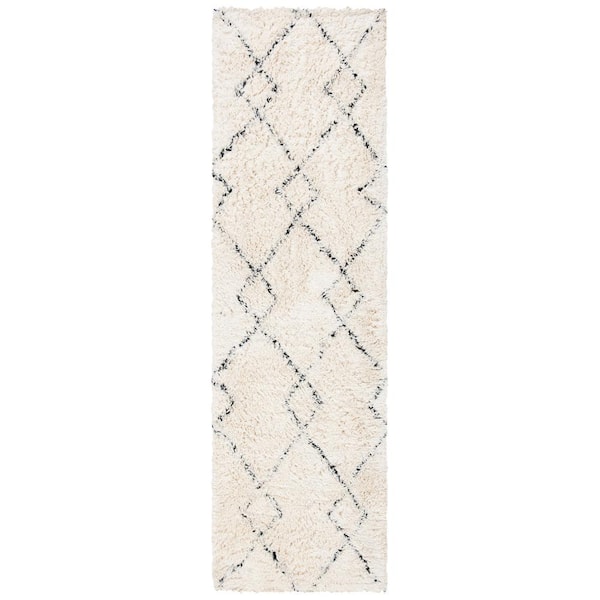 SAFAVIEH Casablanca Ivory/Black 2 ft. x 8 ft. Distressed Diamonds Geometric Runner Rug