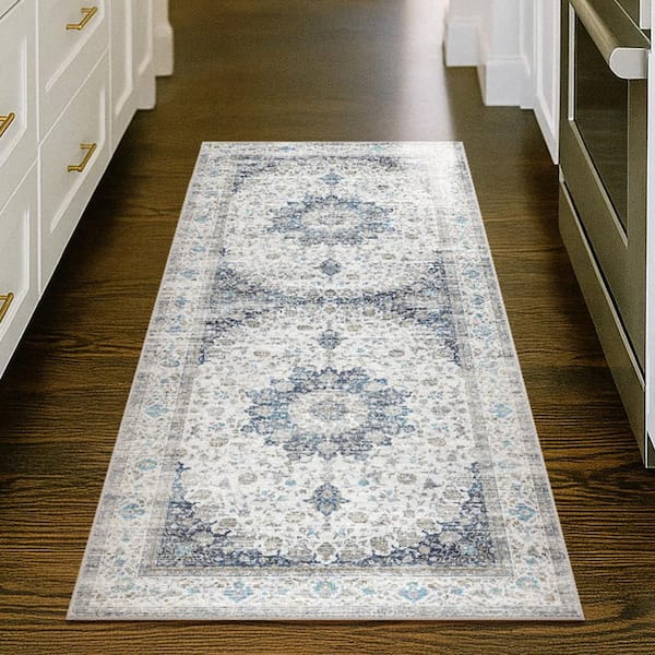 Vespera Medallion Silver 2.5 ft. x 7 ft. Traditional Machine Washable Non-Slip Runner Rug