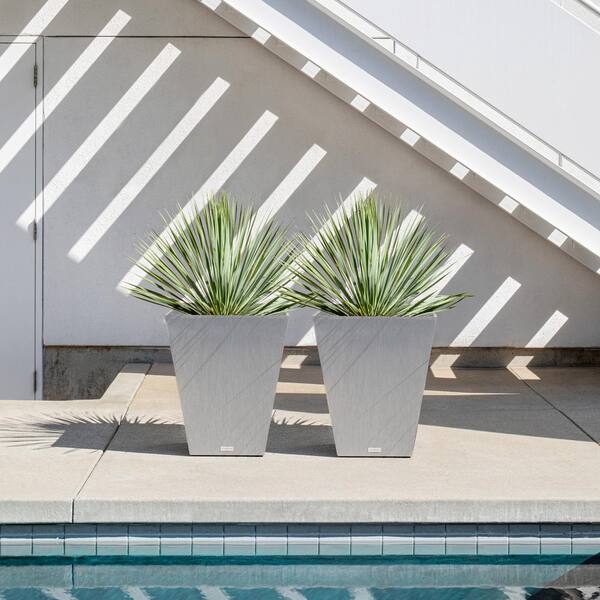 Veradek Nobleton 22 in. Square Gray Plastic Planter (2-Pack 