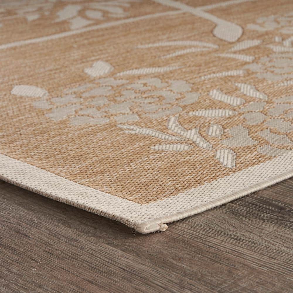 Beige Flamingo Bird Synthetic Indoor/Outdoor Area Rug 5' x 7'