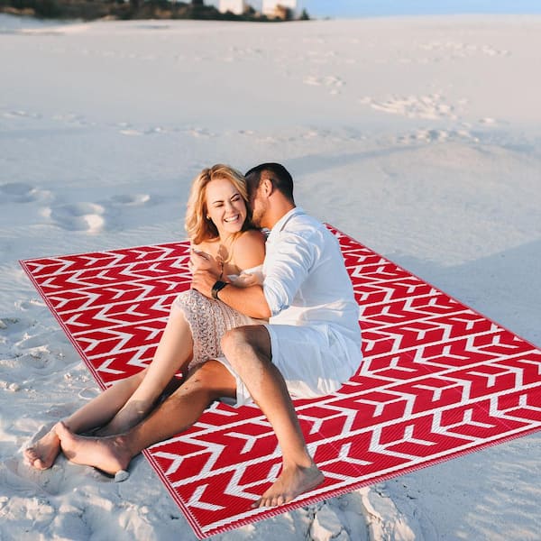 Amsterdam Red and White 9 ft. x 12 ft. Folded Reversible Recycled Plastic Indoor/Outdoor Area Rug-Floor Mat