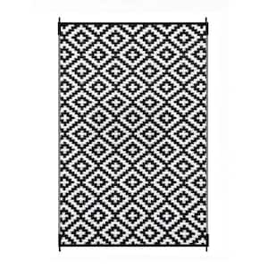 9 ft. x 12 ft. Outdoor Reversible Durable Waterproof Plastic Straw Area Rug for Patio and Camping, Black and White