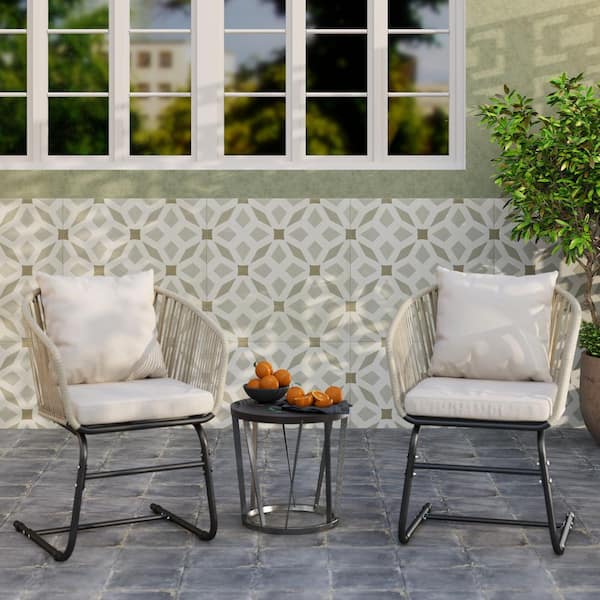 YIYEKE Hand-Woven Wicker Outdoor Patio Dining Chair with Beige Cushion (Set of 2)