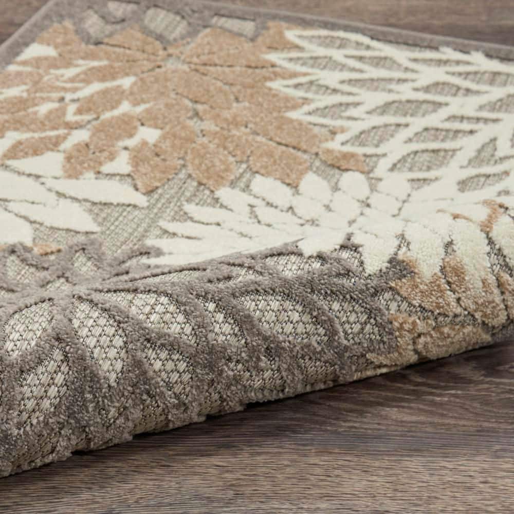 Handwoven Traditional Floral Medium Rug in Gray and Brown