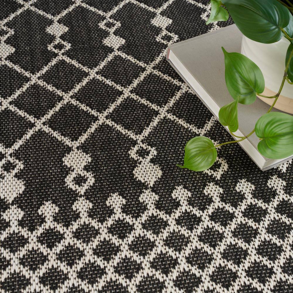 Black and White Moroccan Trellis 8' x 10' Flatweave Outdoor Rug