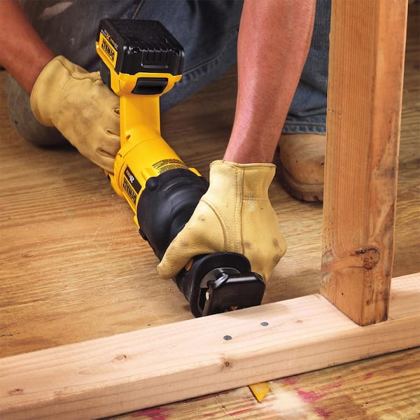 Reviews for DEWALT 20V MAX Lithium Ion Cordless Reciprocating Saw