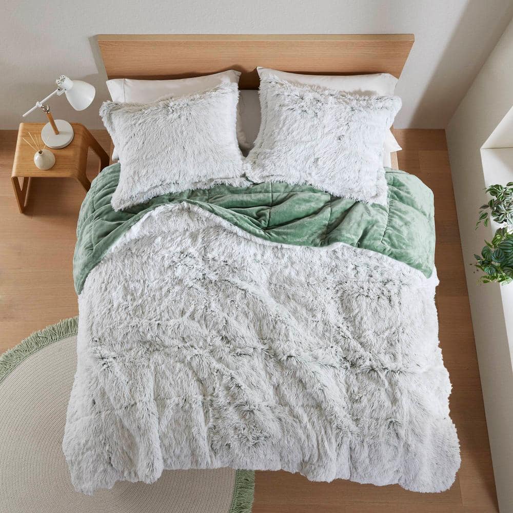 Full Green and White Faux Fur Comforter Set