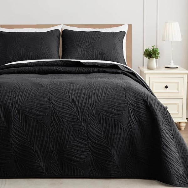 3-Piece Black Polyester Queen All Seasons Quilt Set - With Leaf Pattern